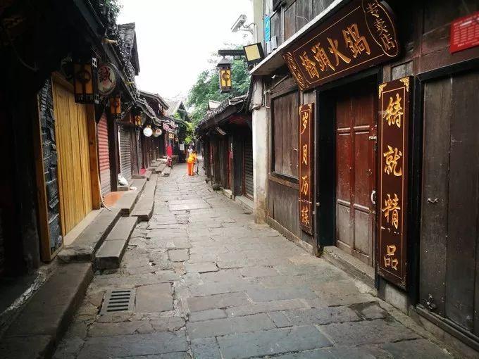 英语口语by the way怎么翻译？